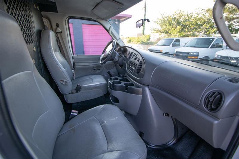 Ford Econoline E-150 2006