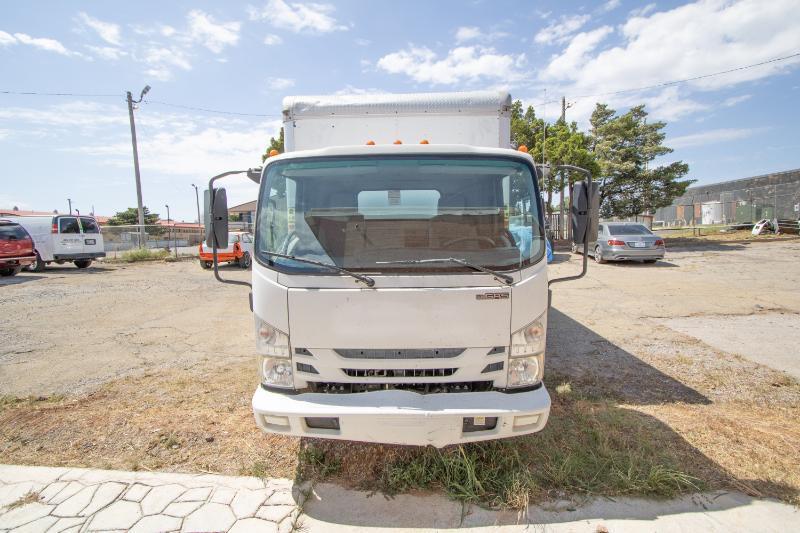 Isuzu NPR  2016