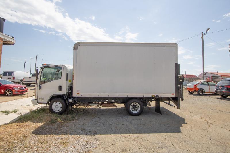 Isuzu NPR  2016