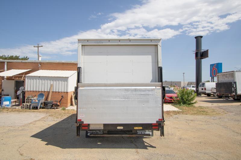 Isuzu NPR  2016