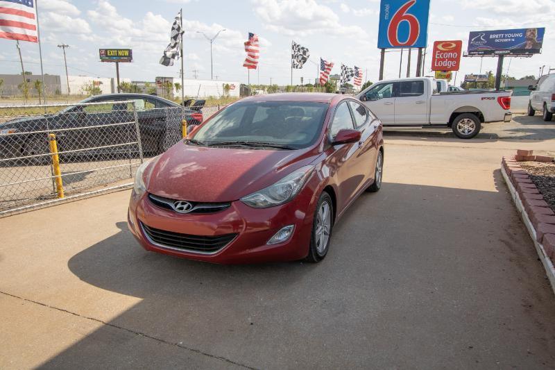 Hyundai Elantra GLS M/T 2013