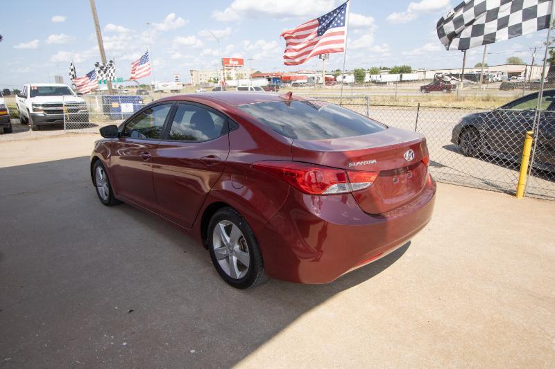 Hyundai Elantra GLS M/T 2013