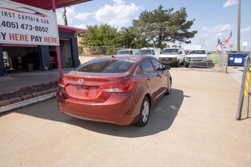 Hyundai Elantra GLS M/T 2013