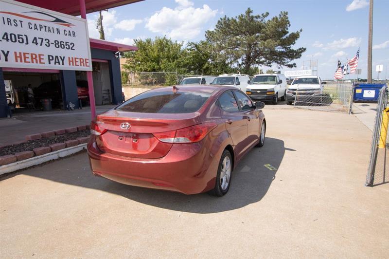 Hyundai Elantra GLS M/T 2013