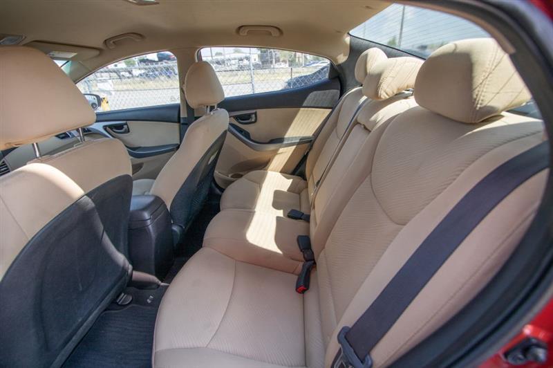 Hyundai Elantra GLS M/T 2013
