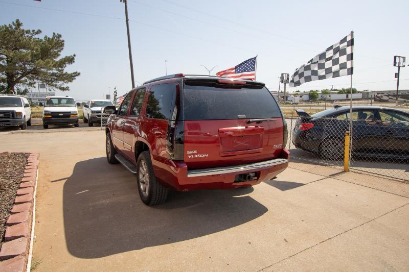 GMC Yukon Denali 4WD 2012