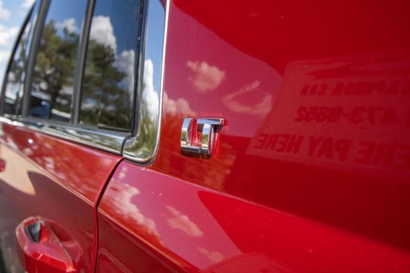 Chevrolet Suburban LT 1500 2WD 2015