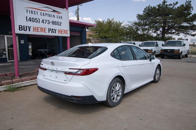 Toyota Camry Hybrid XLE 2025