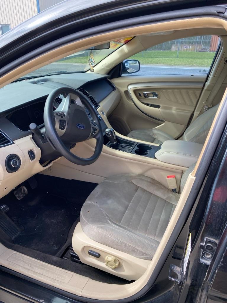 Ford Taurus SE FWD 2013