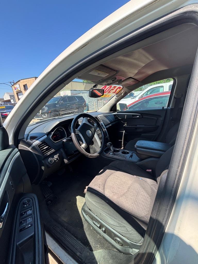 Chevrolet Traverse LT FWD 2011