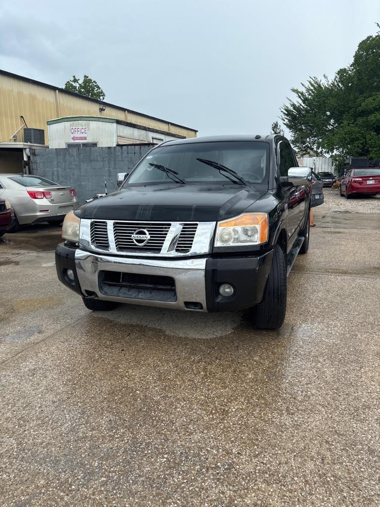 Nissan Titan SV Crew Cab 4WD 2015
