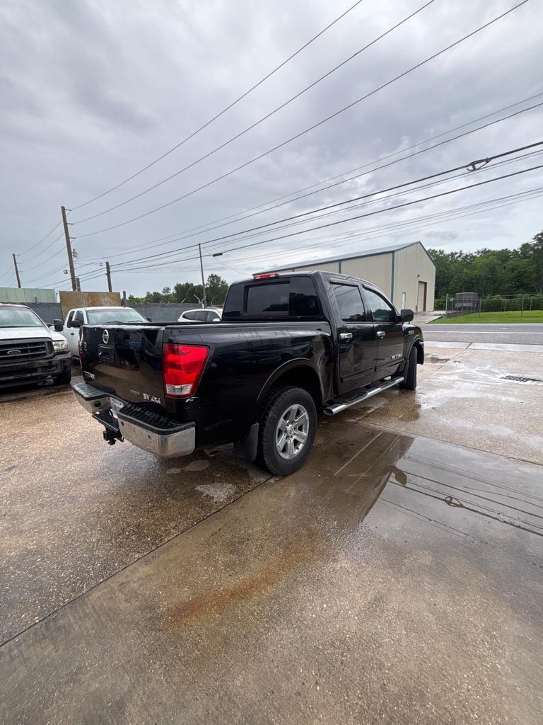 Nissan Titan SV Crew Cab 4WD 2015