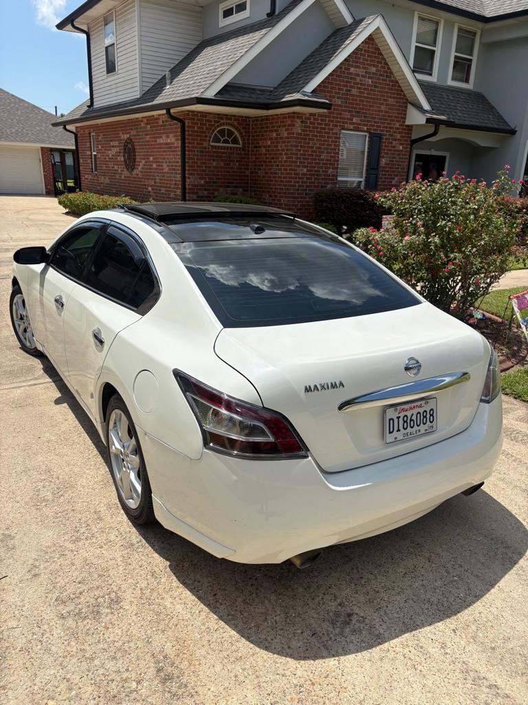 Nissan Maxima S 2012