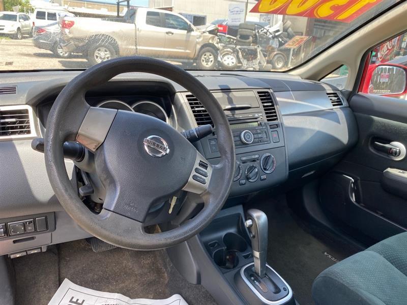 Nissan Versa 1.8 S Sedan 2011