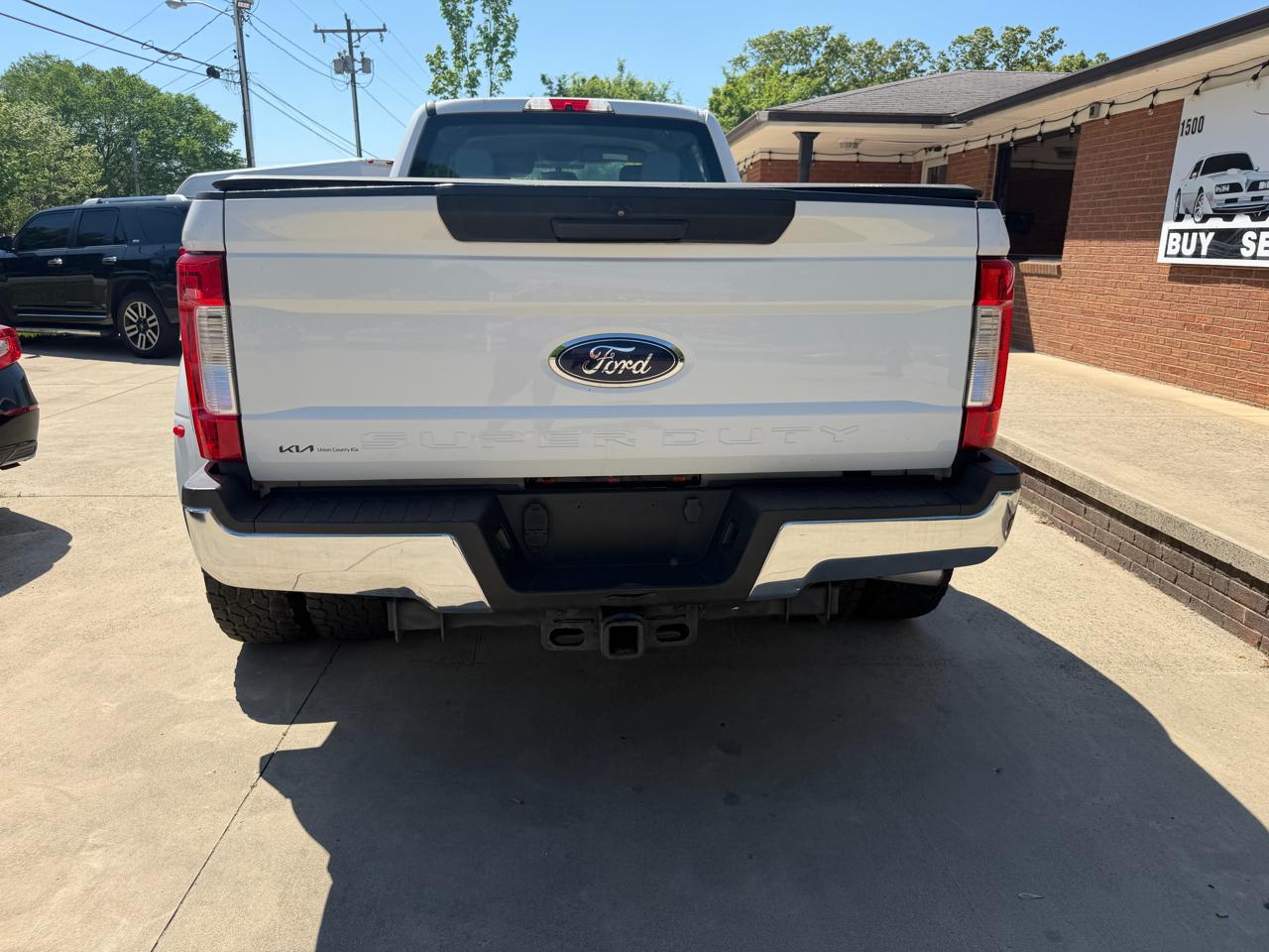 Ford F-350 SD XL Crew Cab Long Bed DRW 4WD 2017