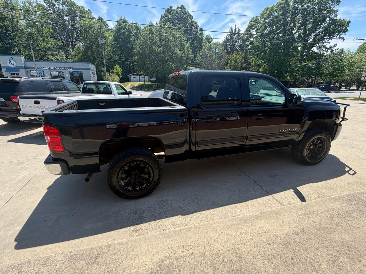 Chevrolet Silverado 1500 LT Crew Cab 4WD 2011