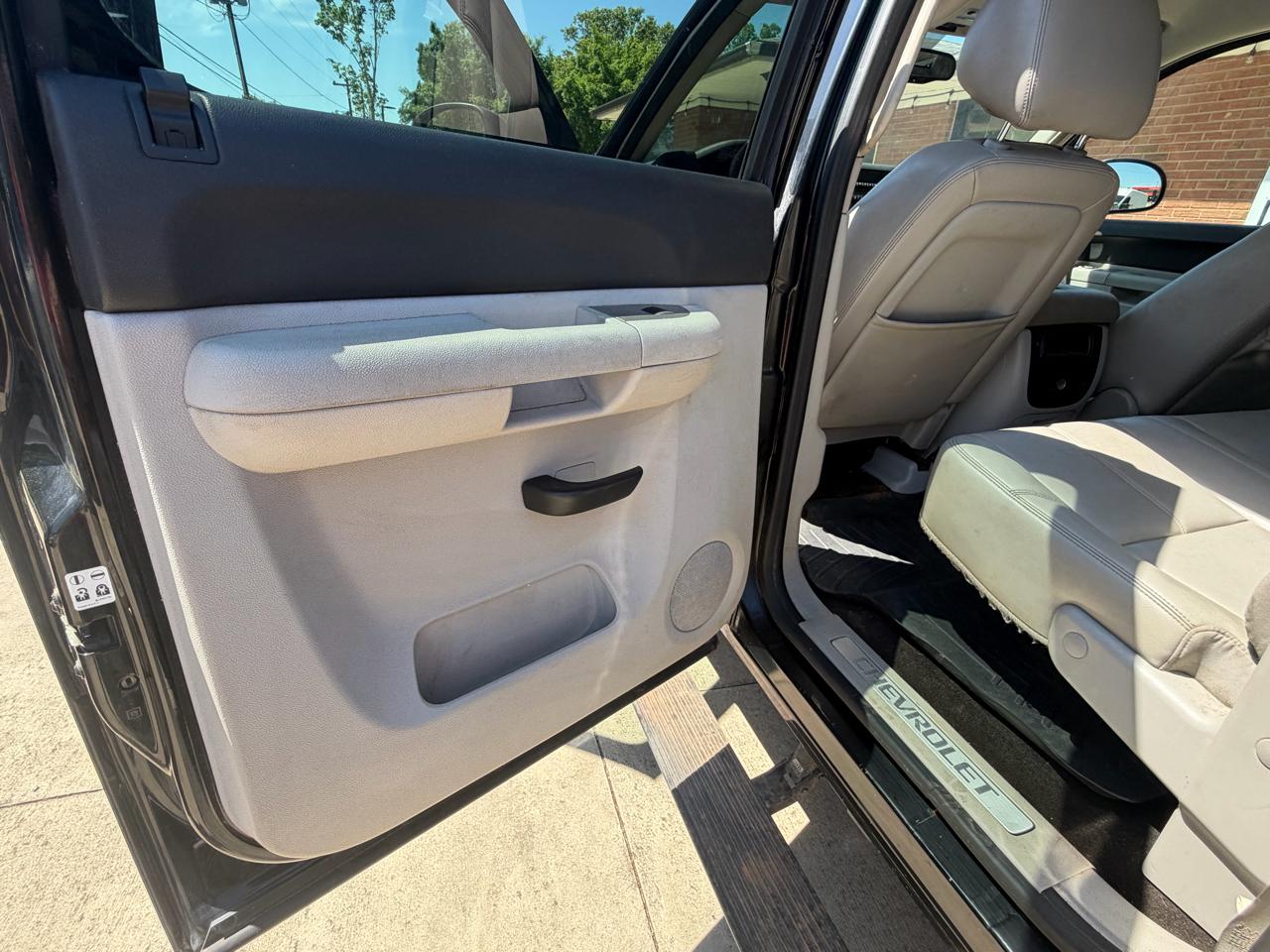 Chevrolet Silverado 1500 LT Crew Cab 4WD 2011