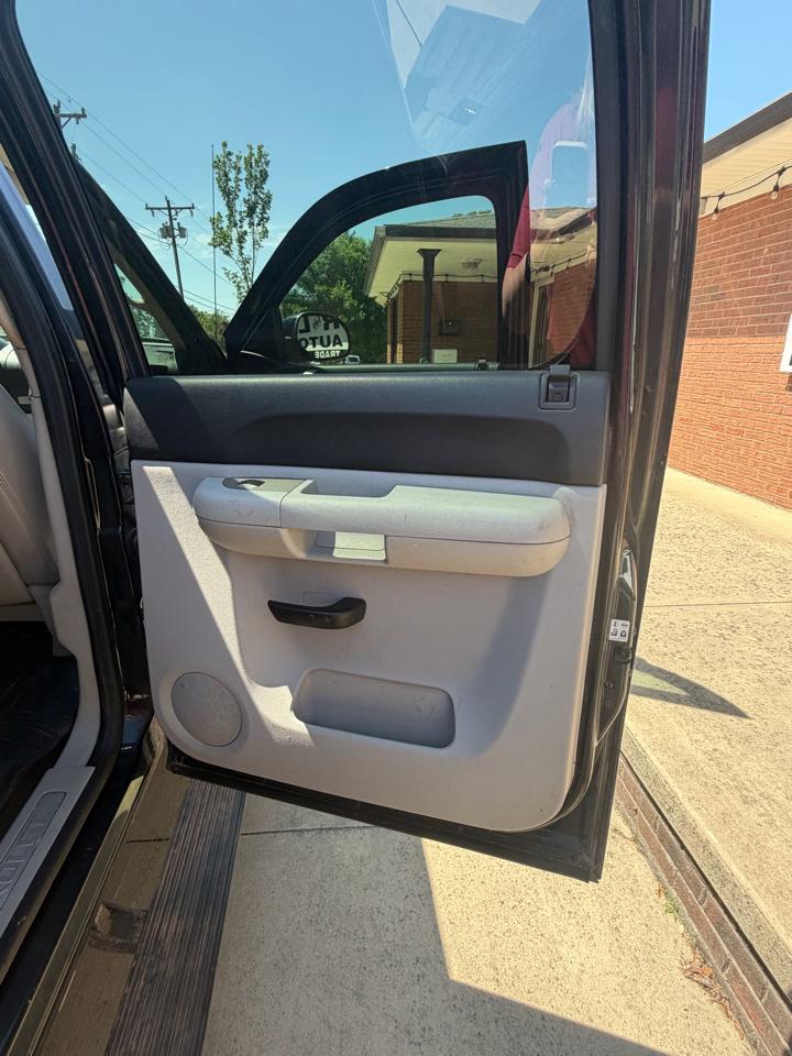 Chevrolet Silverado 1500 LT Crew Cab 4WD 2011