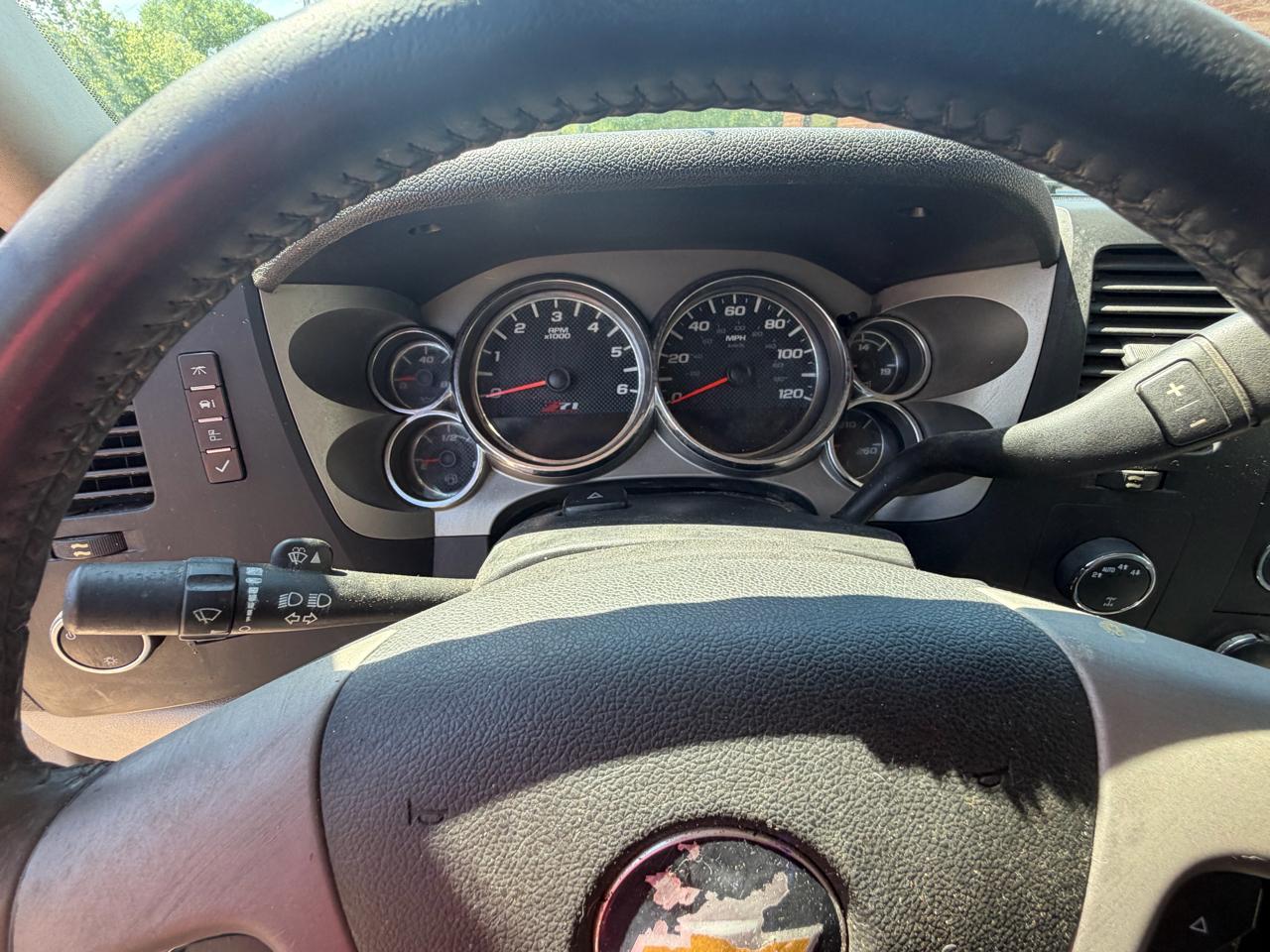 Chevrolet Silverado 1500 LT Crew Cab 4WD 2011