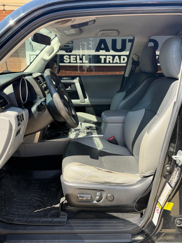 Toyota 4Runner SR5 2WD 2012