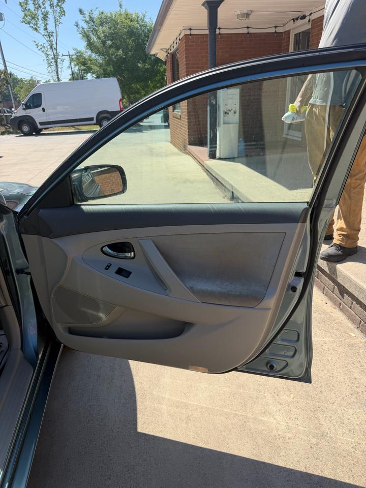 Toyota Camry SE 5-Spd AT 2009