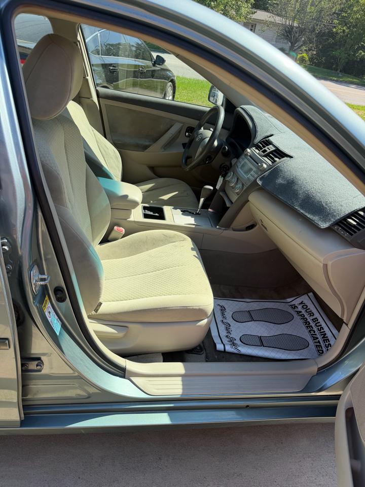 Toyota Camry SE 5-Spd AT 2009