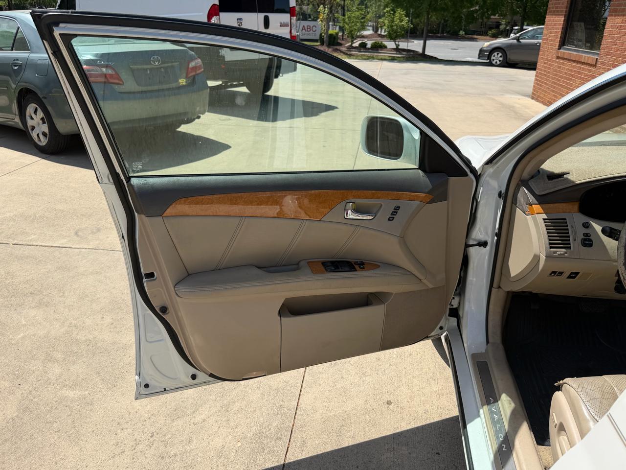 Toyota Avalon XL 2007