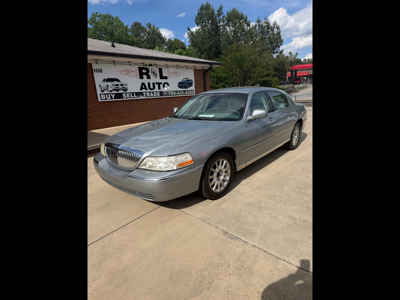 2006 Lincoln Town Car Signature