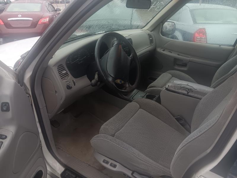 Ford Explorer XL 4-Door 2WD 1996