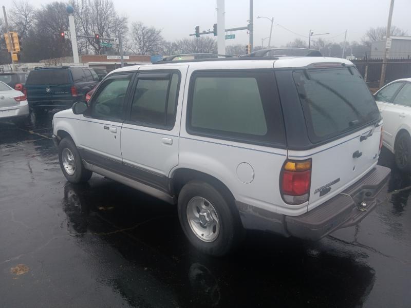 Ford Explorer XL 4-Door 2WD 1996