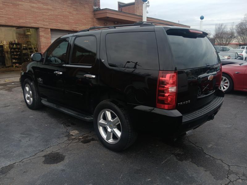 Chevrolet Tahoe LT 2WD 2011