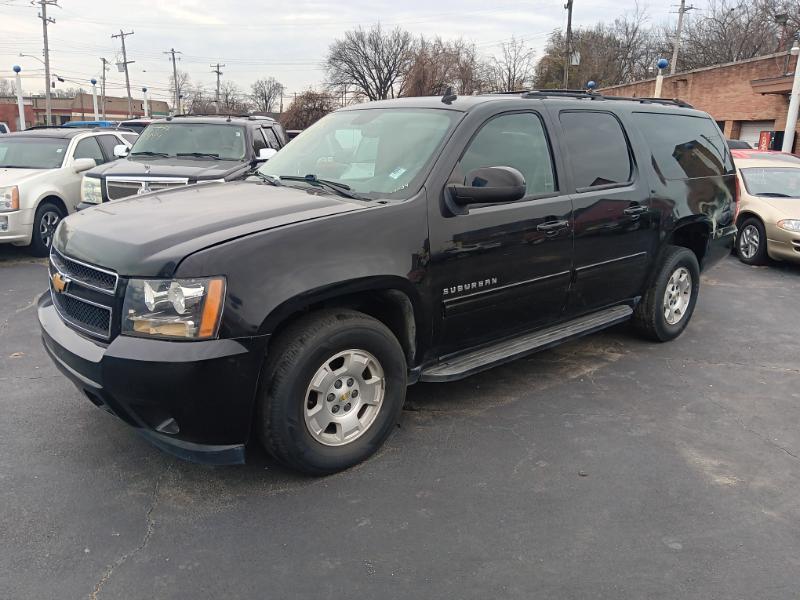 Chevrolet Suburban LT 1500 4WD 2014