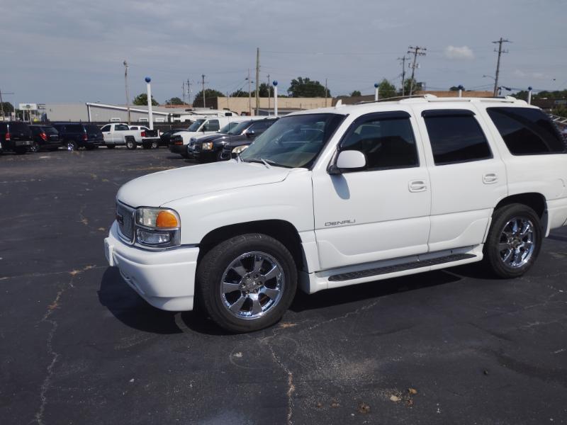 GMC Yukon Denali AWD 2006
