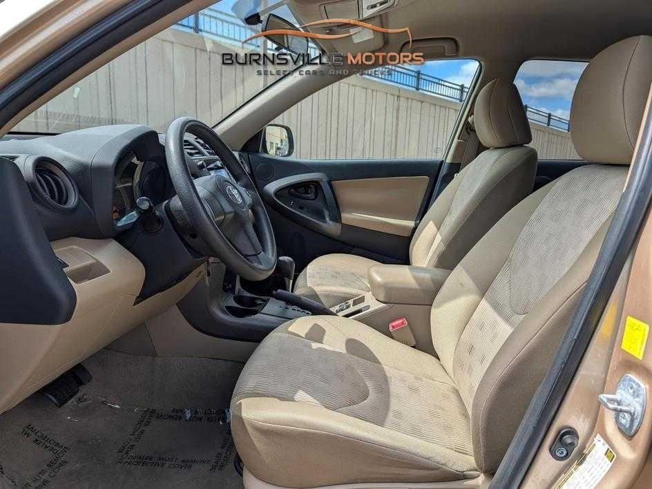 Toyota RAV4 4WD 4dr 4-cyl 4-Spd AT (Natl) 2010