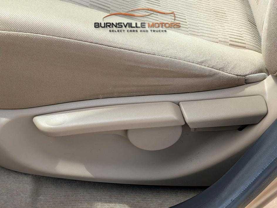 Toyota RAV4 4WD 4dr 4-cyl 4-Spd AT (Natl) 2010