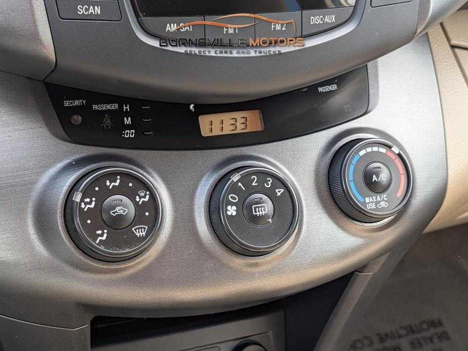 Toyota RAV4 4WD 4dr 4-cyl 4-Spd AT (Natl) 2010