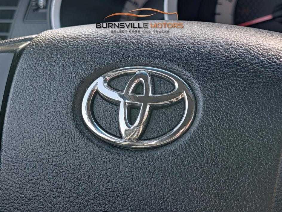 Toyota Tacoma 2WD Reg Cab I4 MT (Natl) 2014