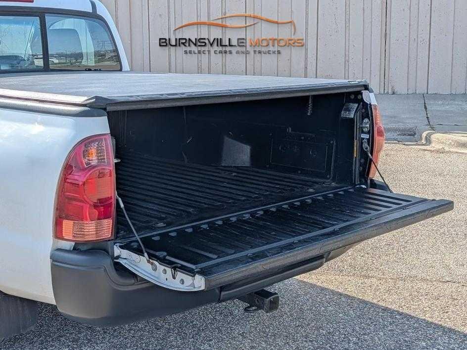Toyota Tacoma 2WD Reg Cab I4 MT (Natl) 2014