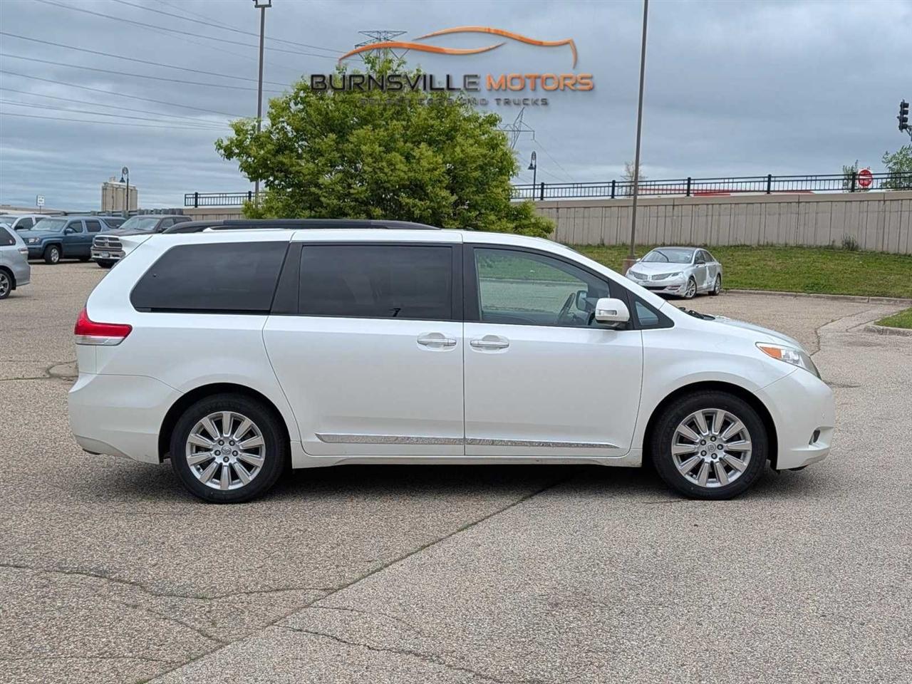 Toyota Sienna 5dr 7-Pass Van V6 Ltd AWD (Natl) 2014