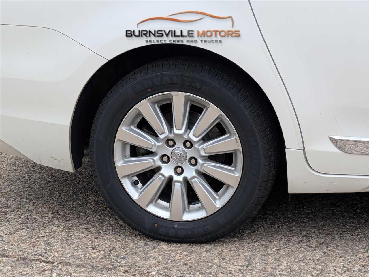 Toyota Sienna 5dr 7-Pass Van V6 Ltd AWD (Natl) 2014