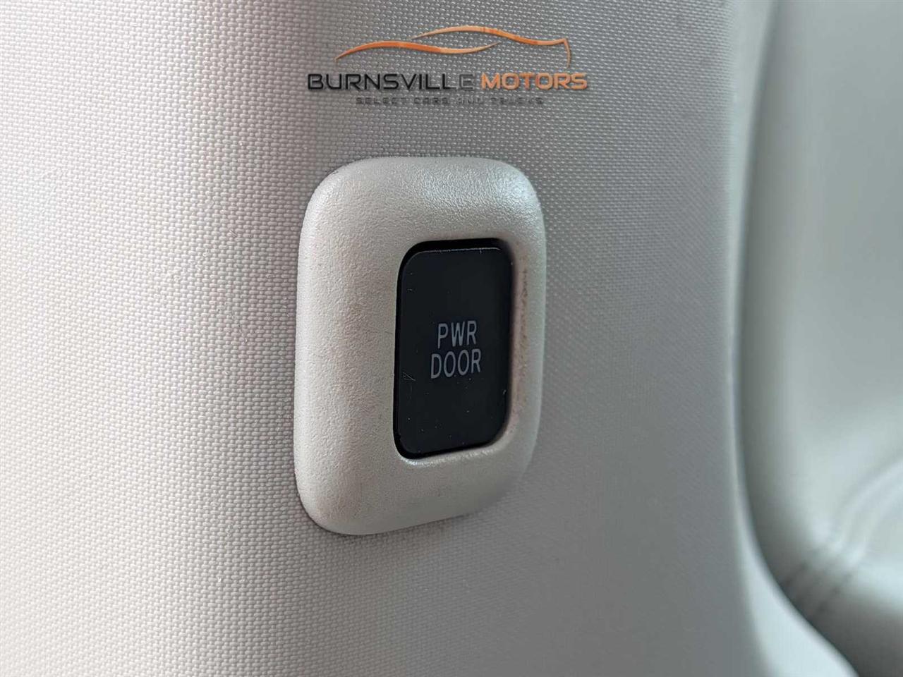 Toyota Sienna 5dr 7-Pass Van V6 Ltd AWD (Natl) 2014