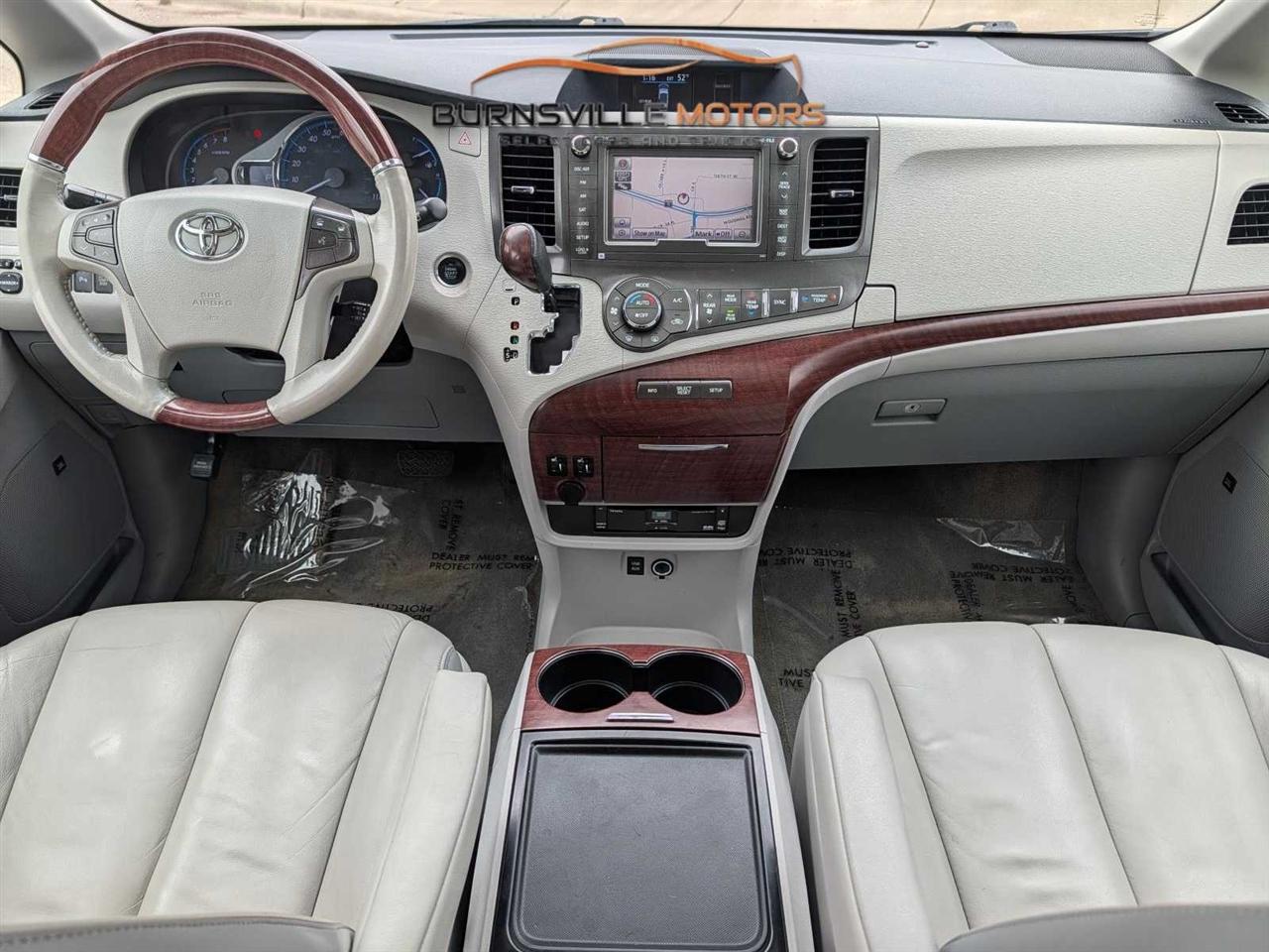 Toyota Sienna 5dr 7-Pass Van V6 Ltd AWD (Natl) 2014