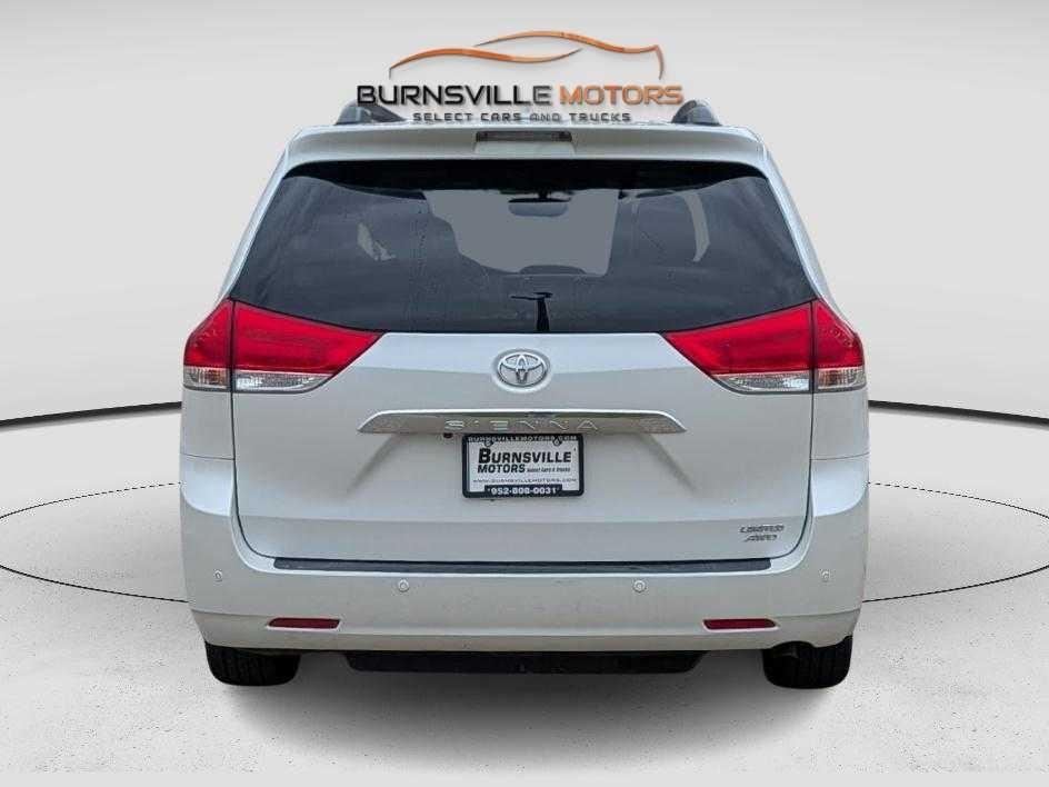Toyota Sienna 5dr 7-Pass Van V6 Ltd AWD (Natl) 2014