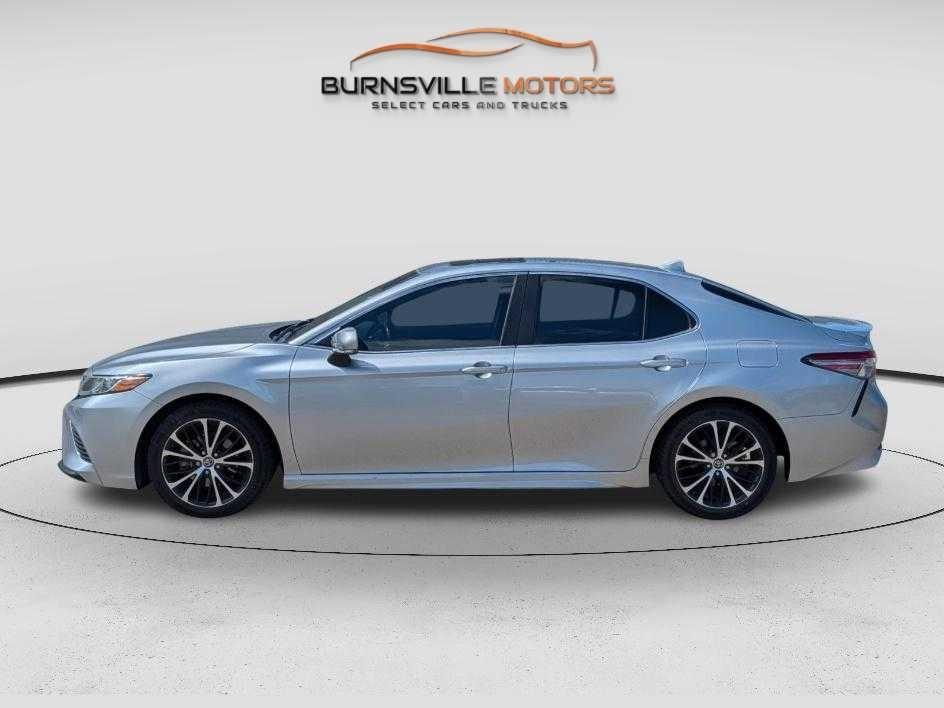 Toyota Camry XLE Auto (Natl) 2019