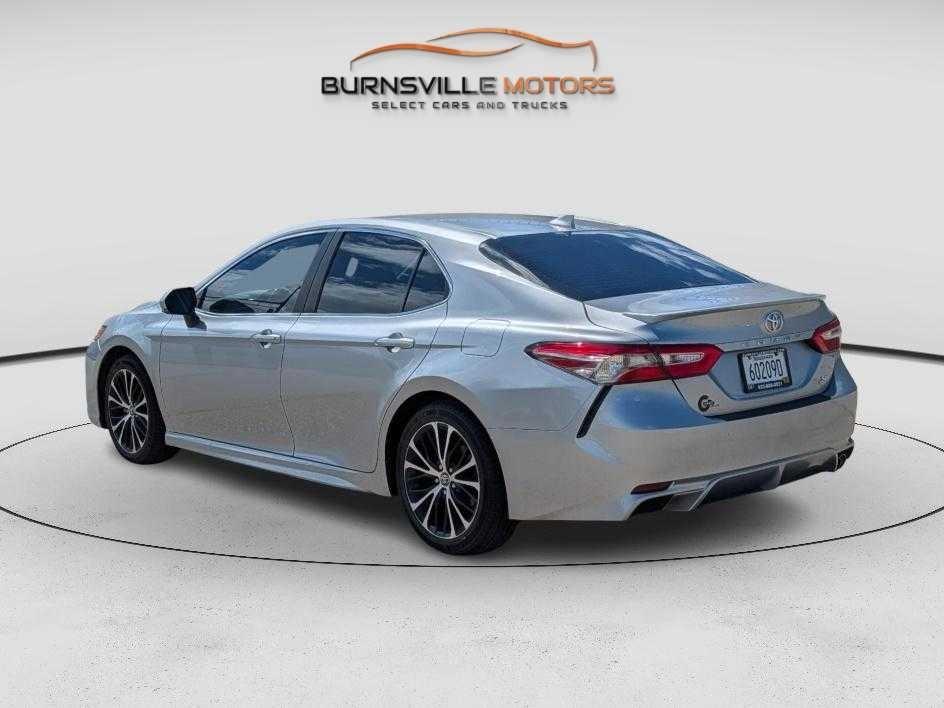 Toyota Camry XLE Auto (Natl) 2019