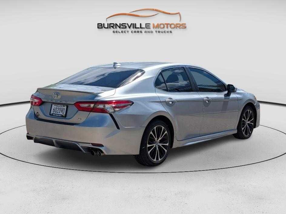 Toyota Camry XLE Auto (Natl) 2019