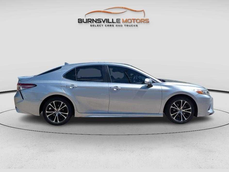 Toyota Camry XLE Auto (Natl) 2019