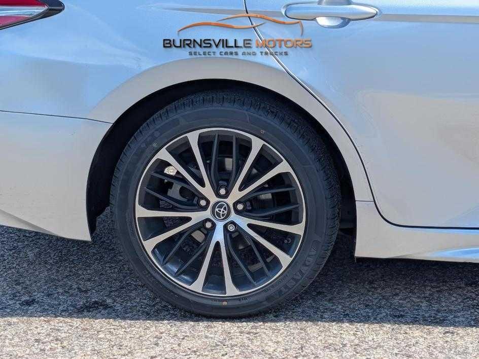 Toyota Camry XLE Auto (Natl) 2019