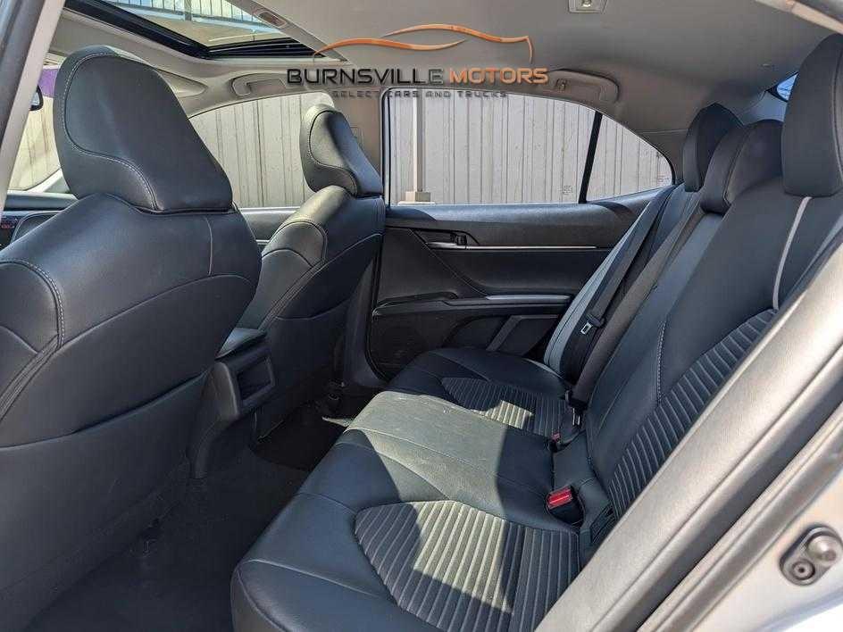 Toyota Camry XLE Auto (Natl) 2019