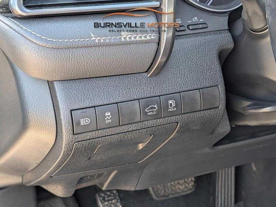 Toyota Camry XLE Auto (Natl) 2019